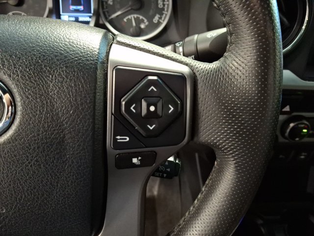 Used 2016 Toyota Tacoma Limited w/ Towing Package AWD/4WD image 21