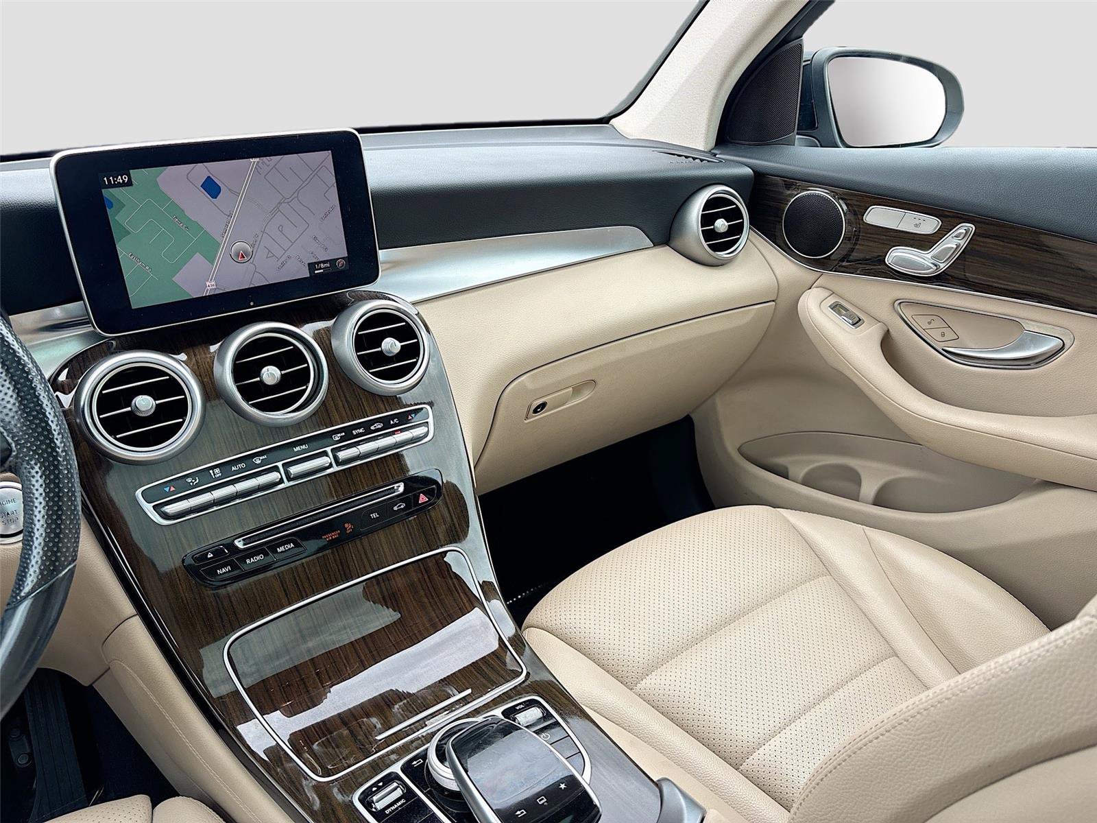 Used 2016 Mercedes-Benz GLC 300 4MATIC w/ Multimedia Package image 24