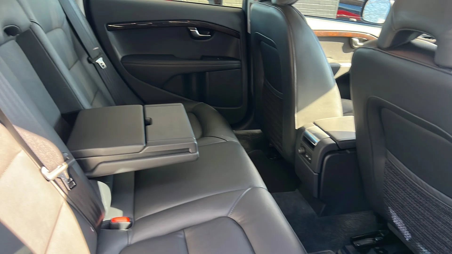 Used 2016 Volvo XC70 T5 Premier w/ Proximity Package AWD/4WD image 24