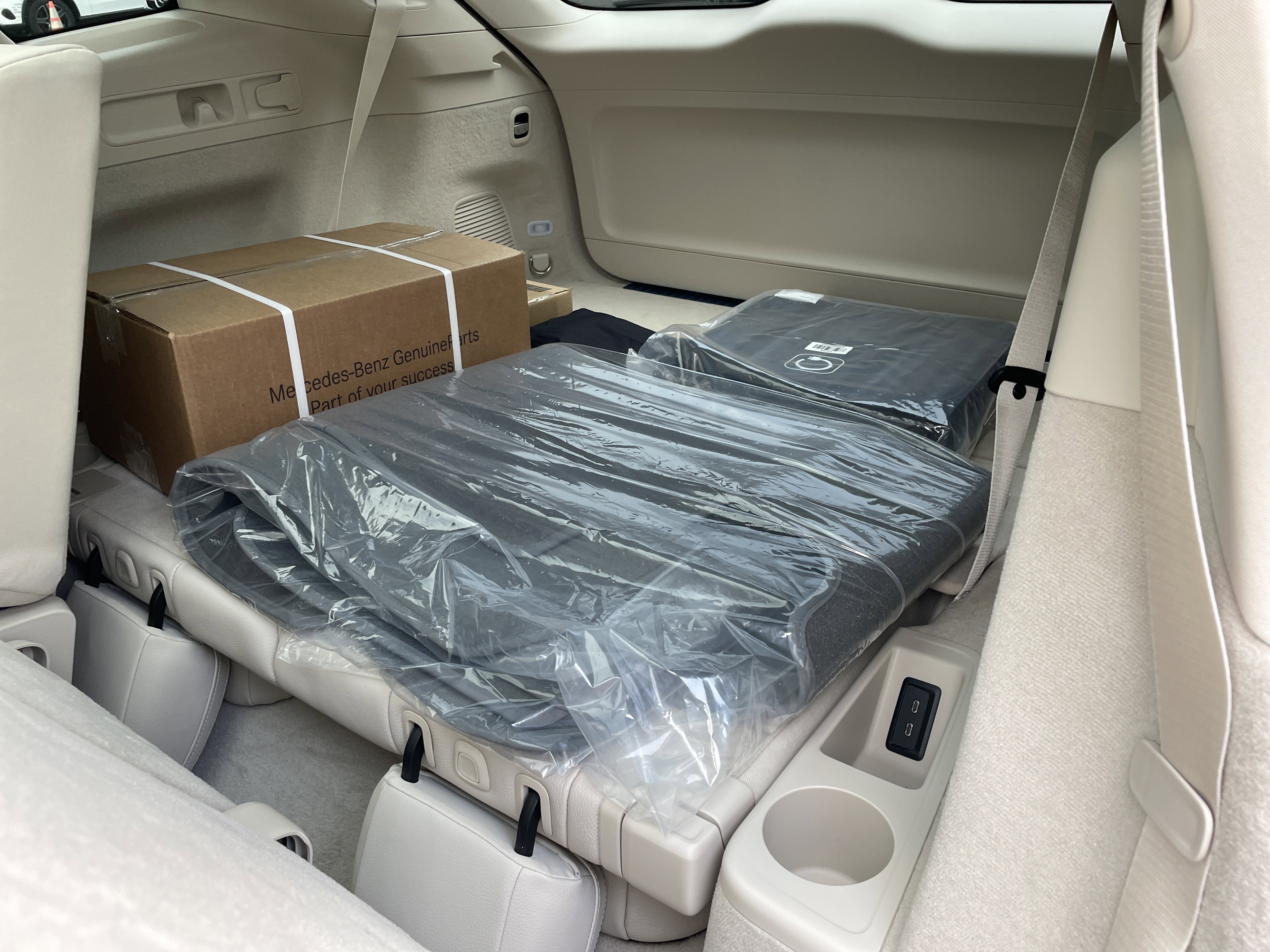 New 2026 Mercedes-Benz EQS 400 4MATIC SUV image 41