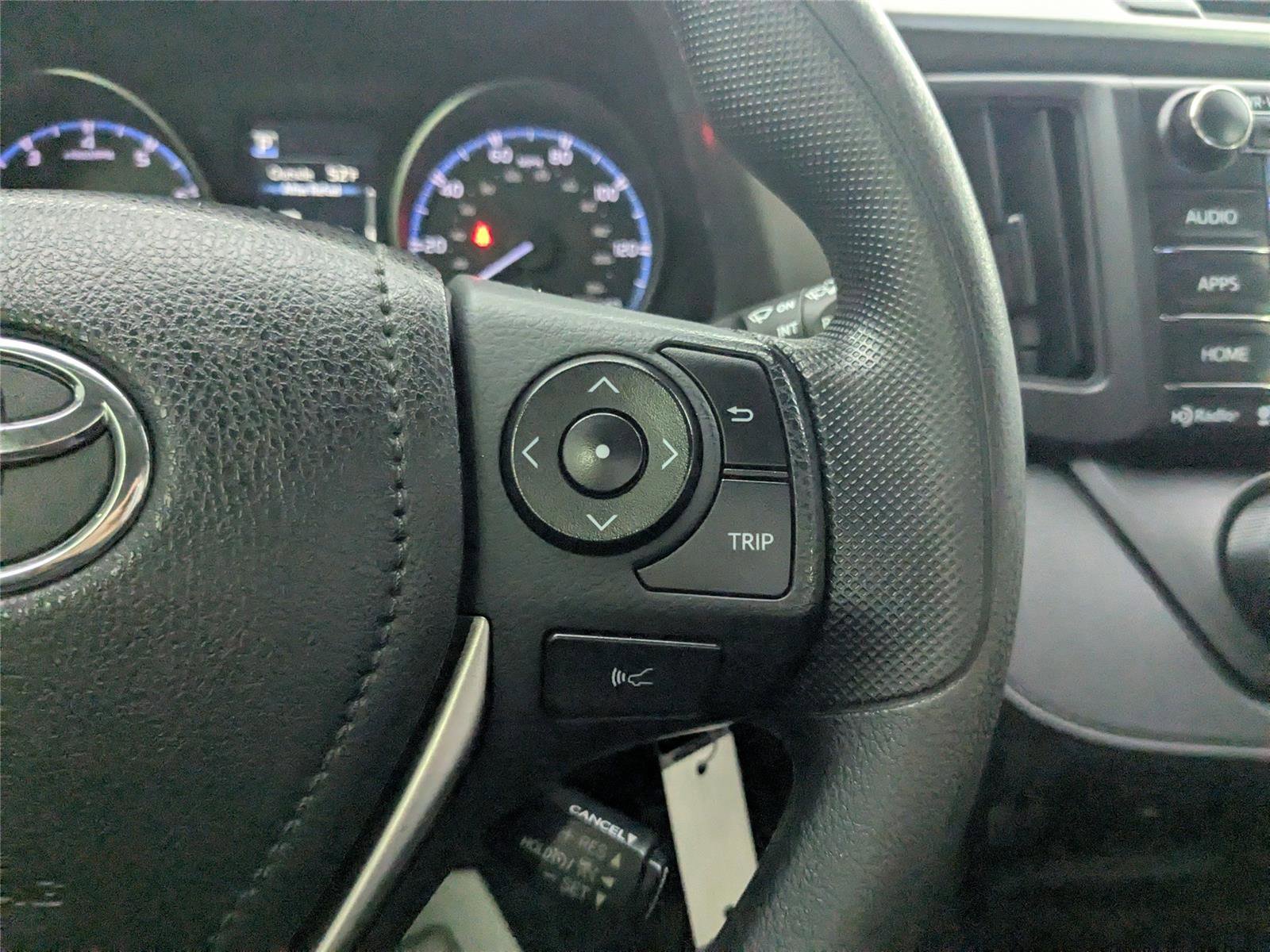 Used 2018 Toyota RAV4 LE image 11