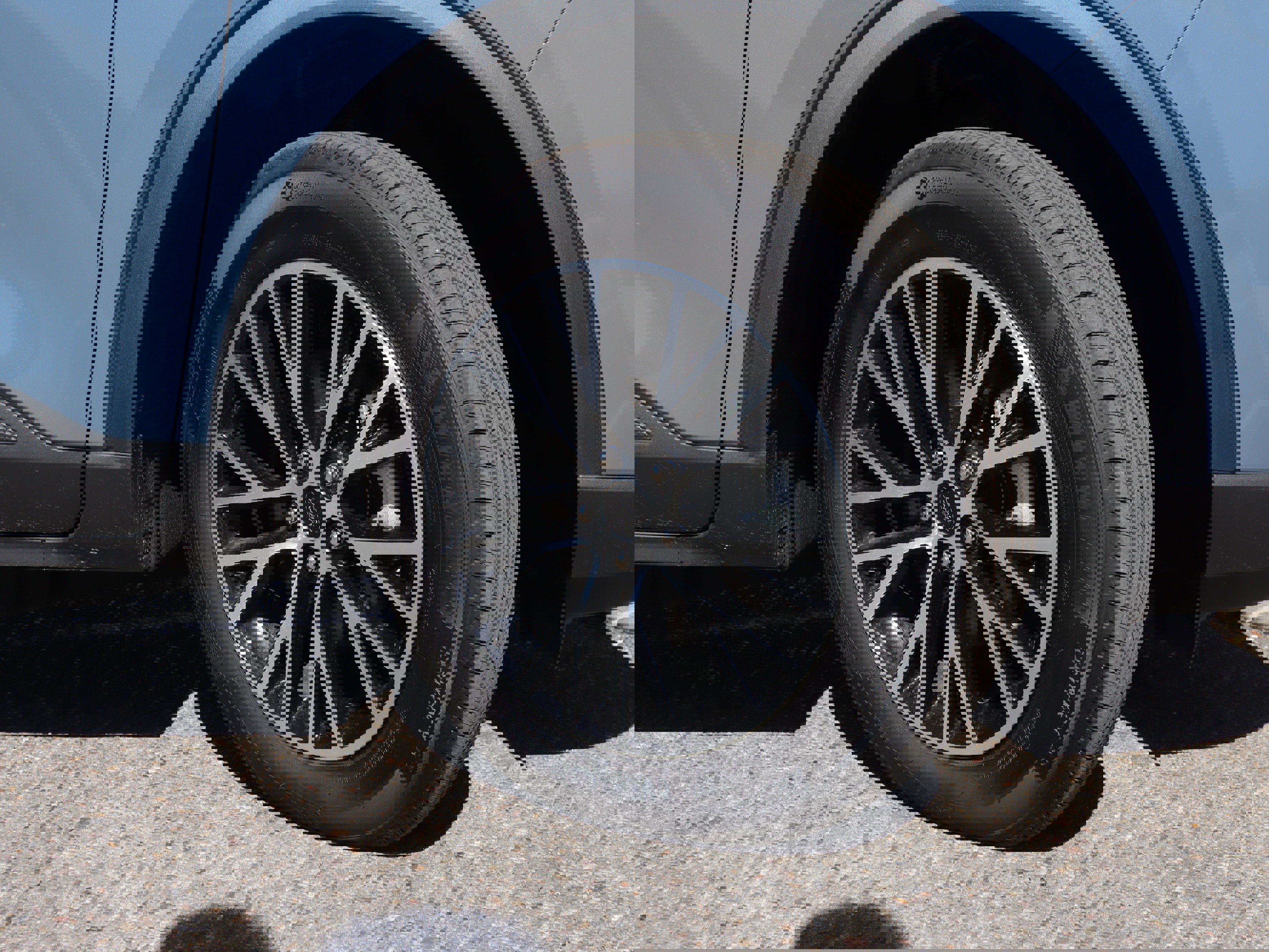 New 2025 Ford Escape SE w/ Class II Trailer Tow Package image 13