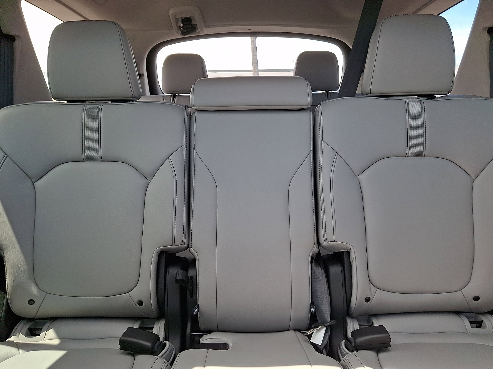 Used 2025 Honda Pilot Touring image 15