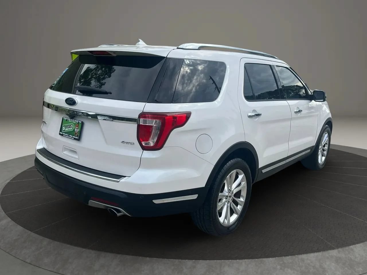 Used 2018 Ford Explorer Limited w/ Equipment Group 301A AWD/4WD image 6