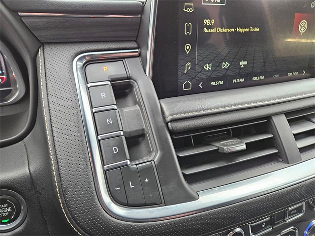 Used 2023 GMC Yukon XL SLT image 23