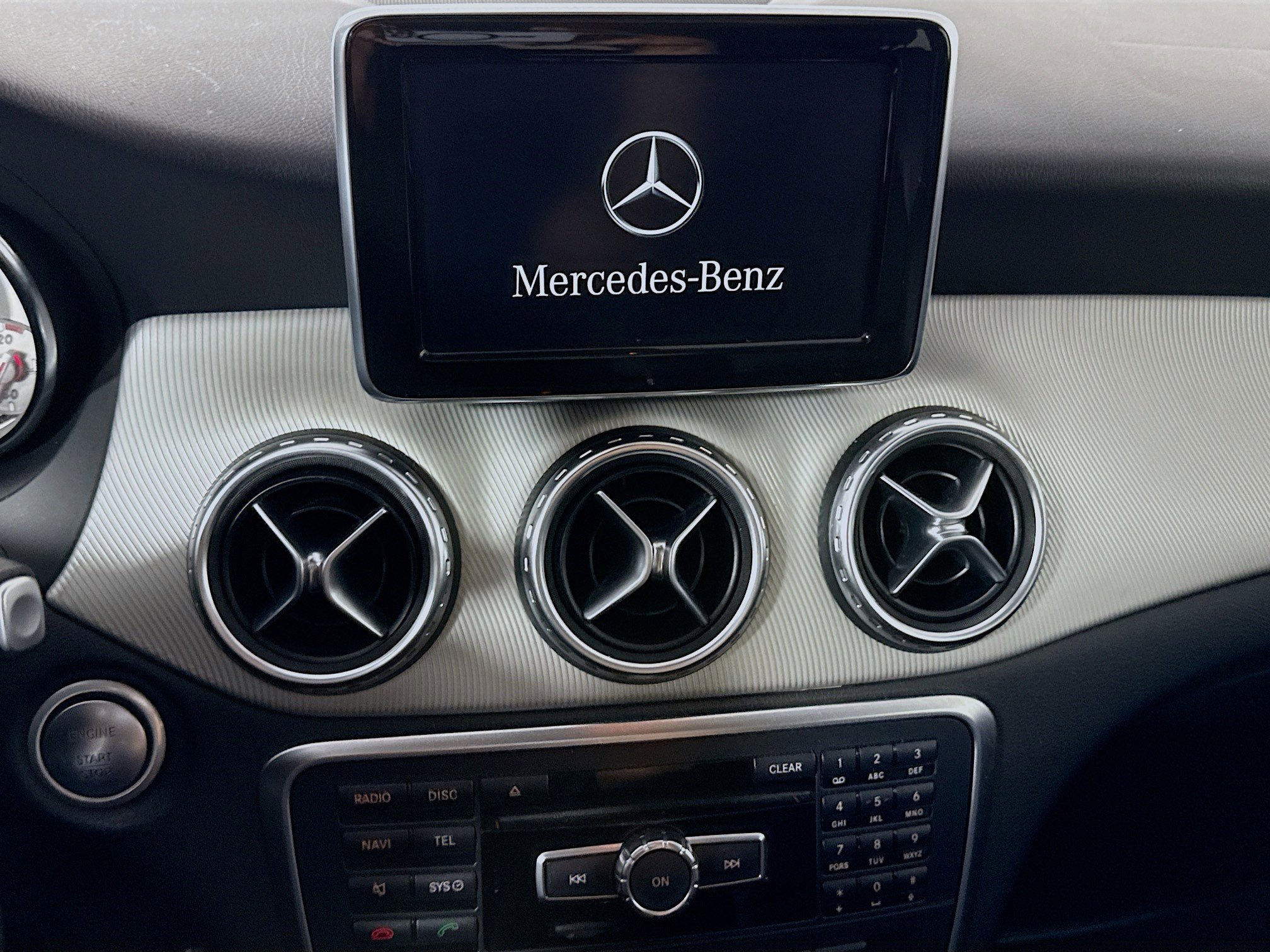 Used 2015 Mercedes-Benz GLA 250 image 18
