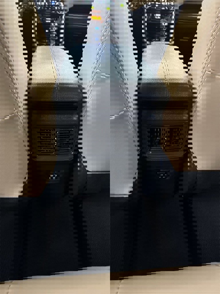 Used 2019 Toyota RAV4 Limited image 31