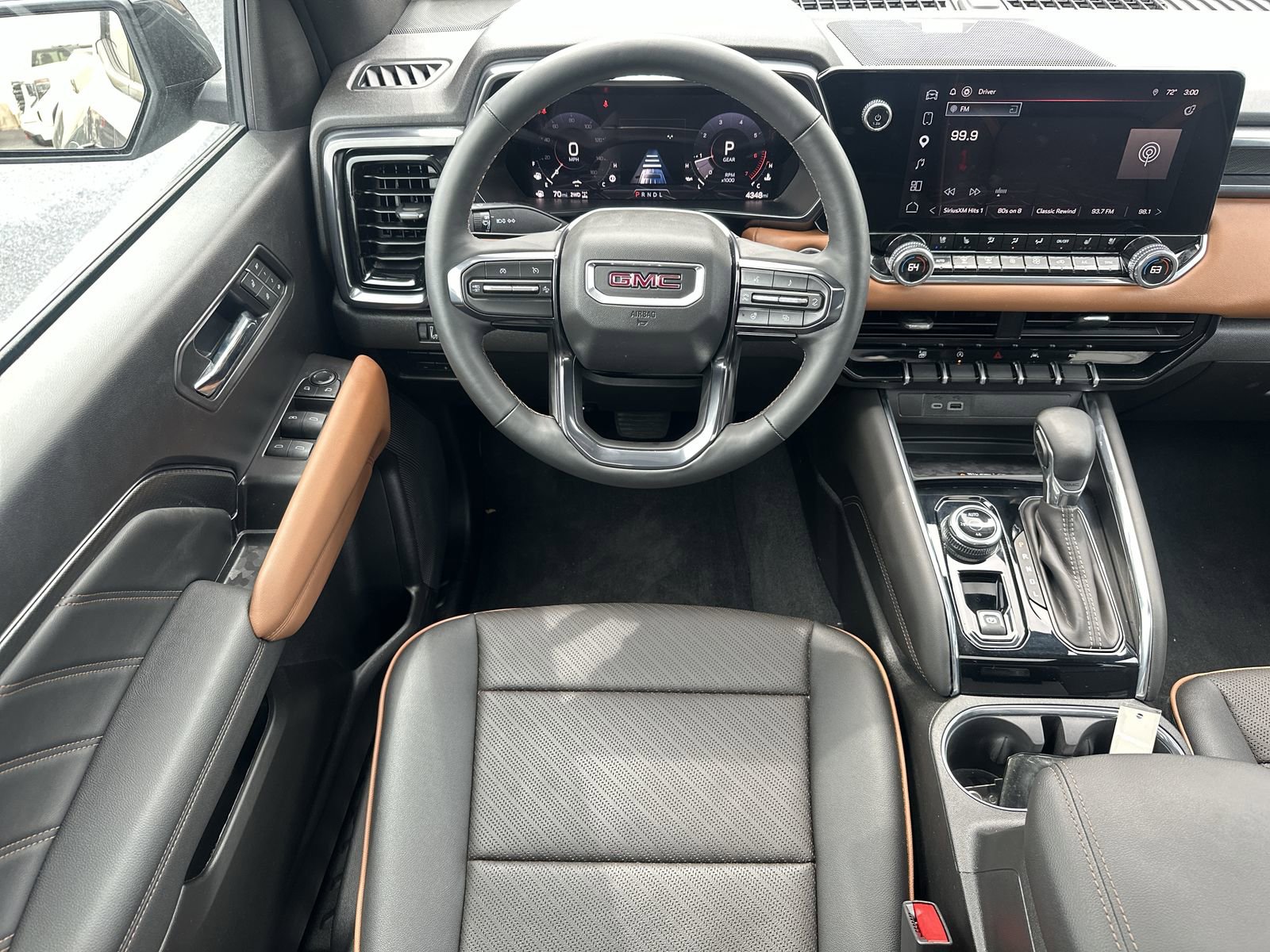 Used 2026 GMC Canyon AT4 w/ Technology Plus Package AWD/4WD image 17