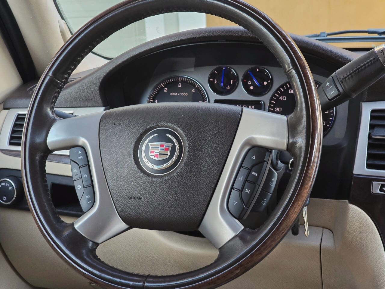 Used 2007 Cadillac Escalade EXT w/ Information Package image 37