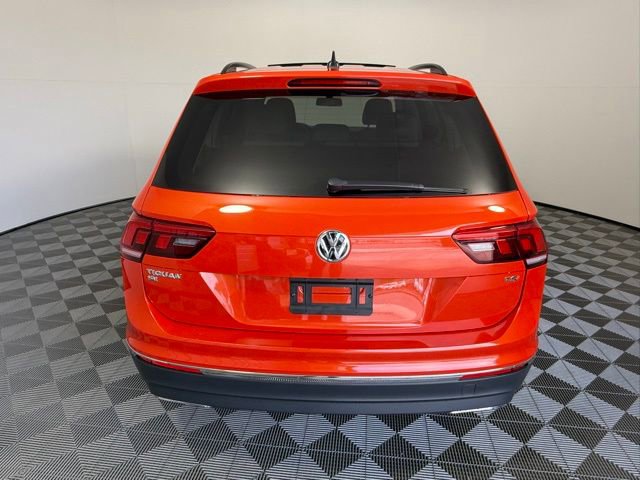 Used 2018 Volkswagen Tiguan SE w/ Panoramic Sunroof Package FWD image 5