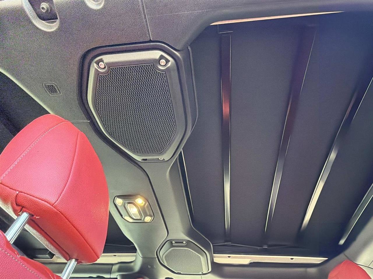 Used 2019 Jeep Wrangler Unlimited Rubicon w/ Advanced Safety Group image 16