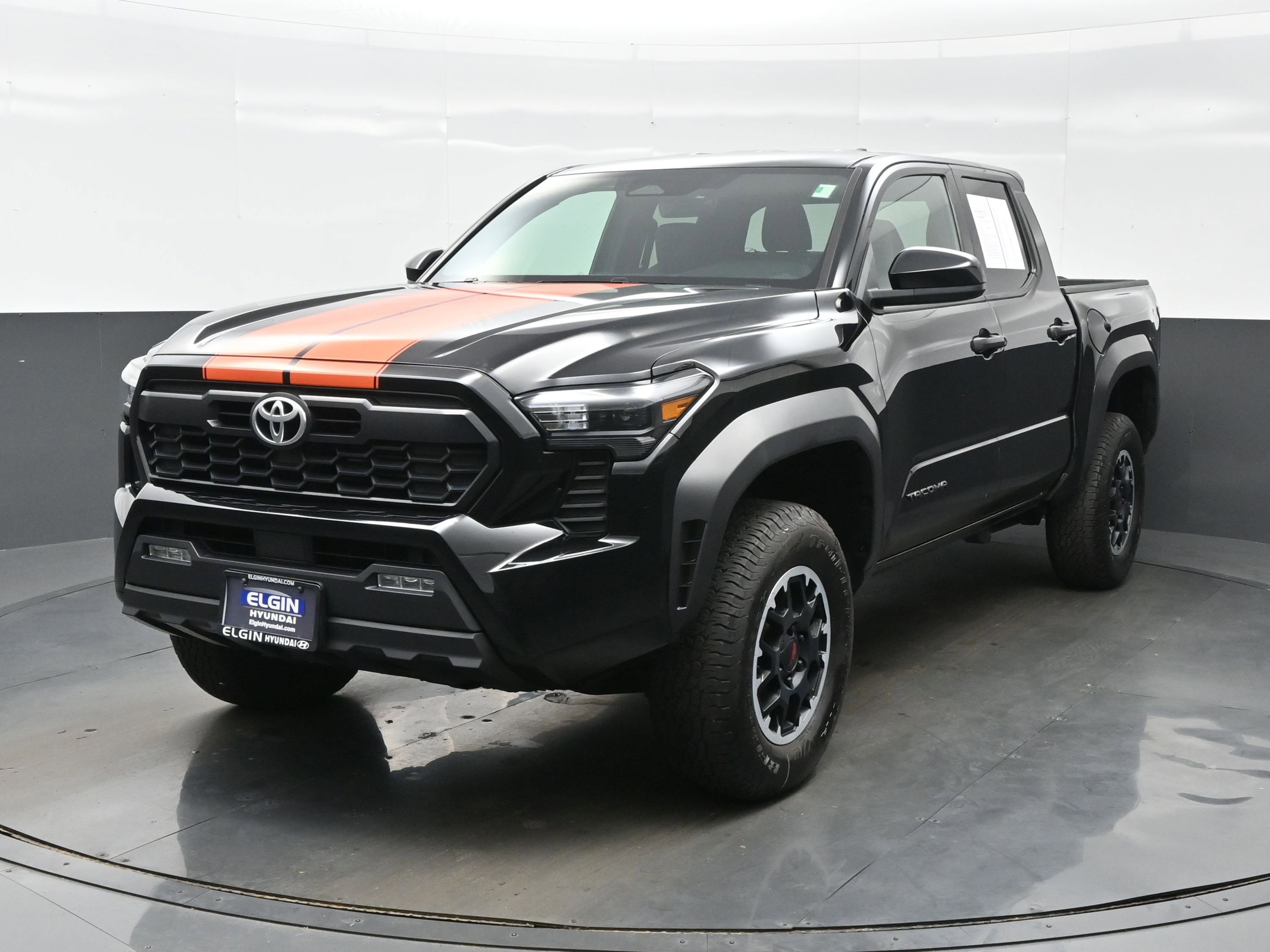 Used 2024 Toyota Tacoma TRD Off-Road AWD/4WD image 1