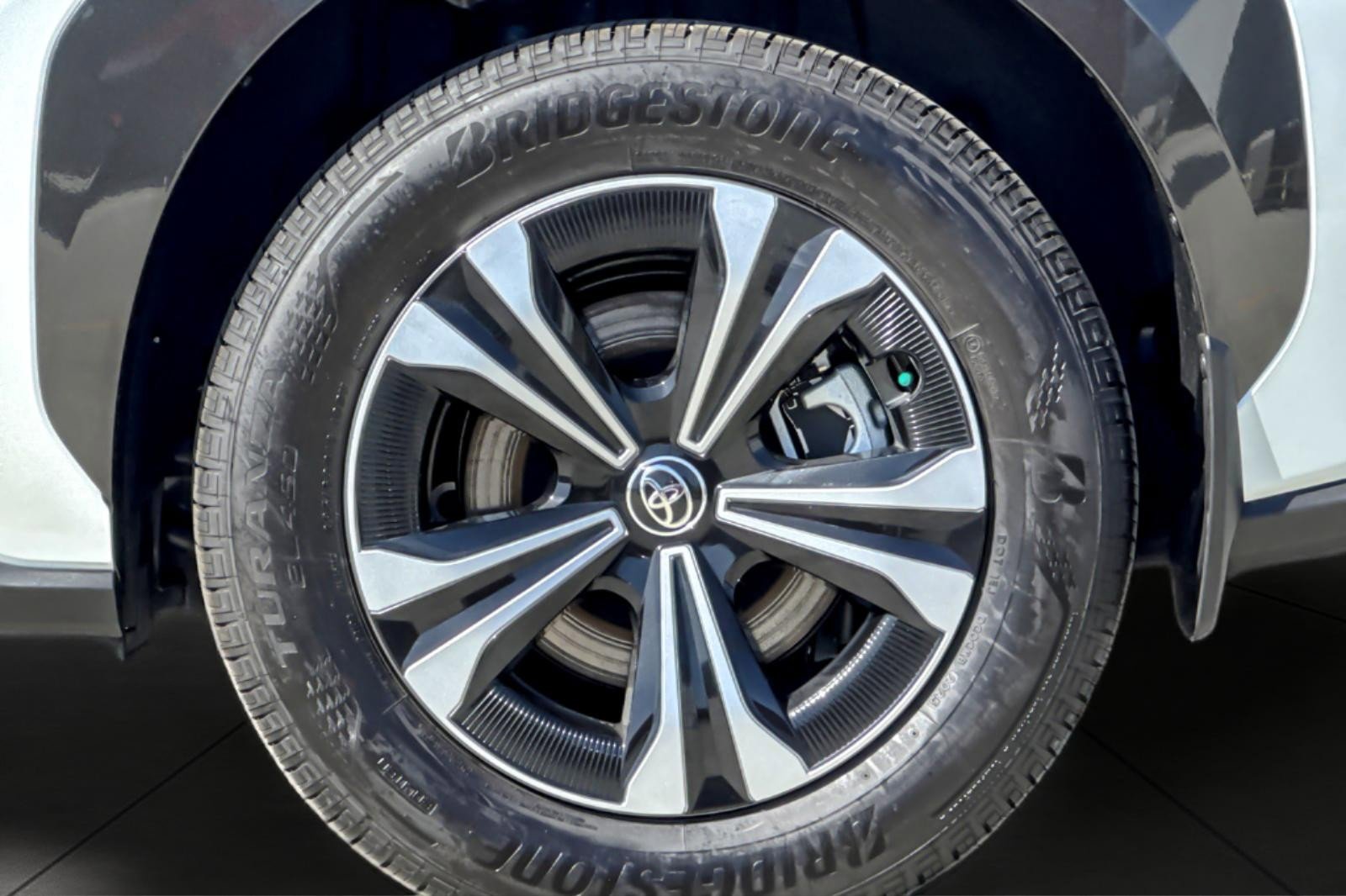 Used 2025 Toyota bZ4X FWD w/ Weather Package image 25