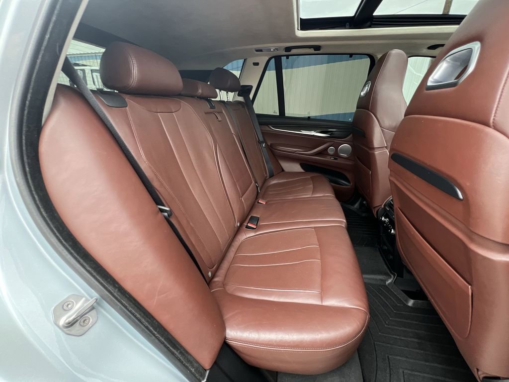 Used 2016 BMW X5 M image 28