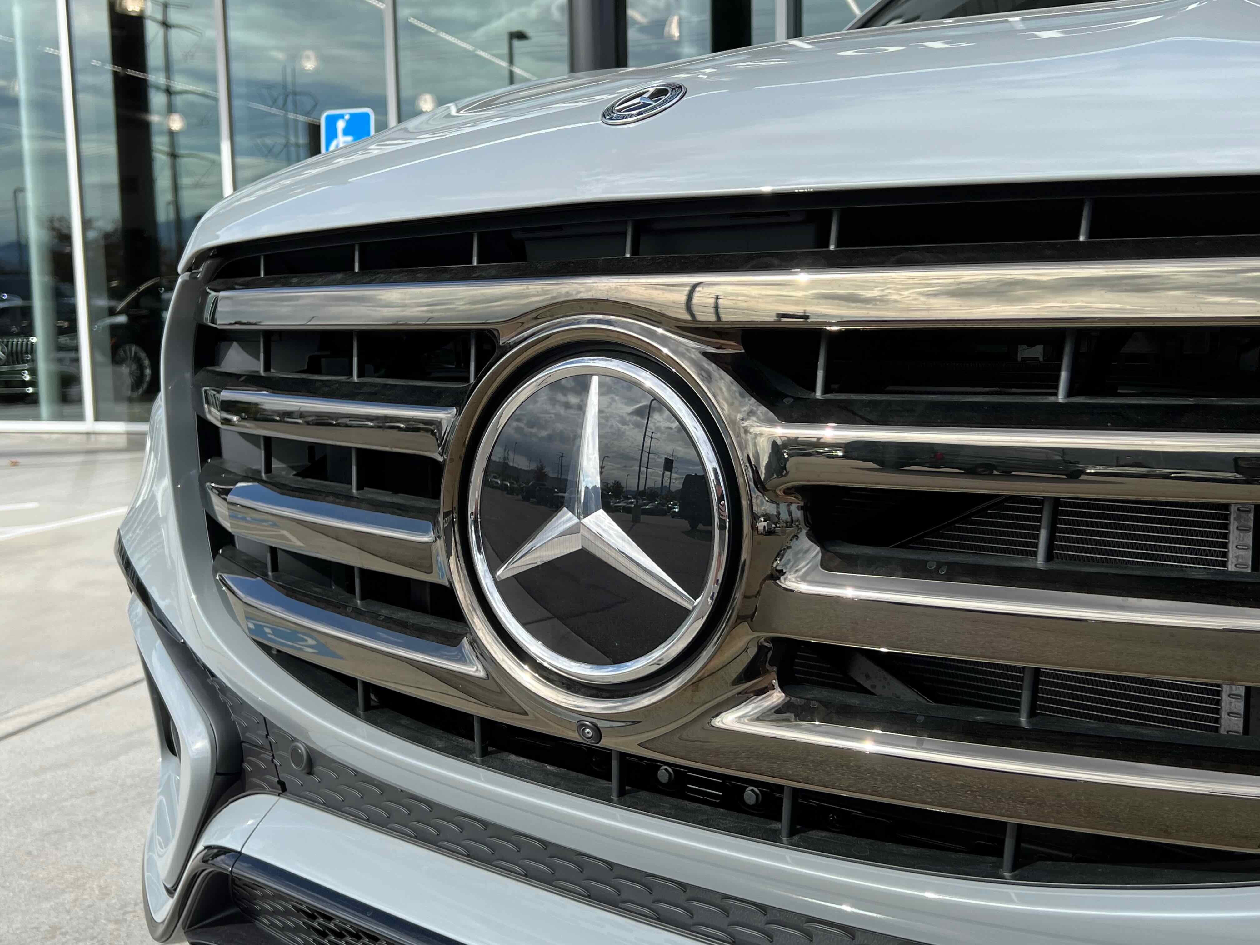 New 2026 Mercedes-Benz GLS 450 4MATIC image 3