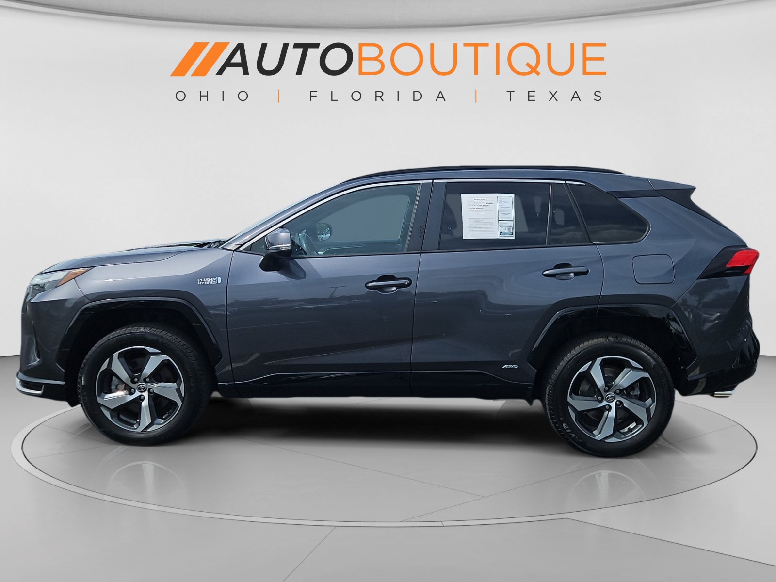 Used 2022 Toyota RAV4 SE AWD/4WD image 2