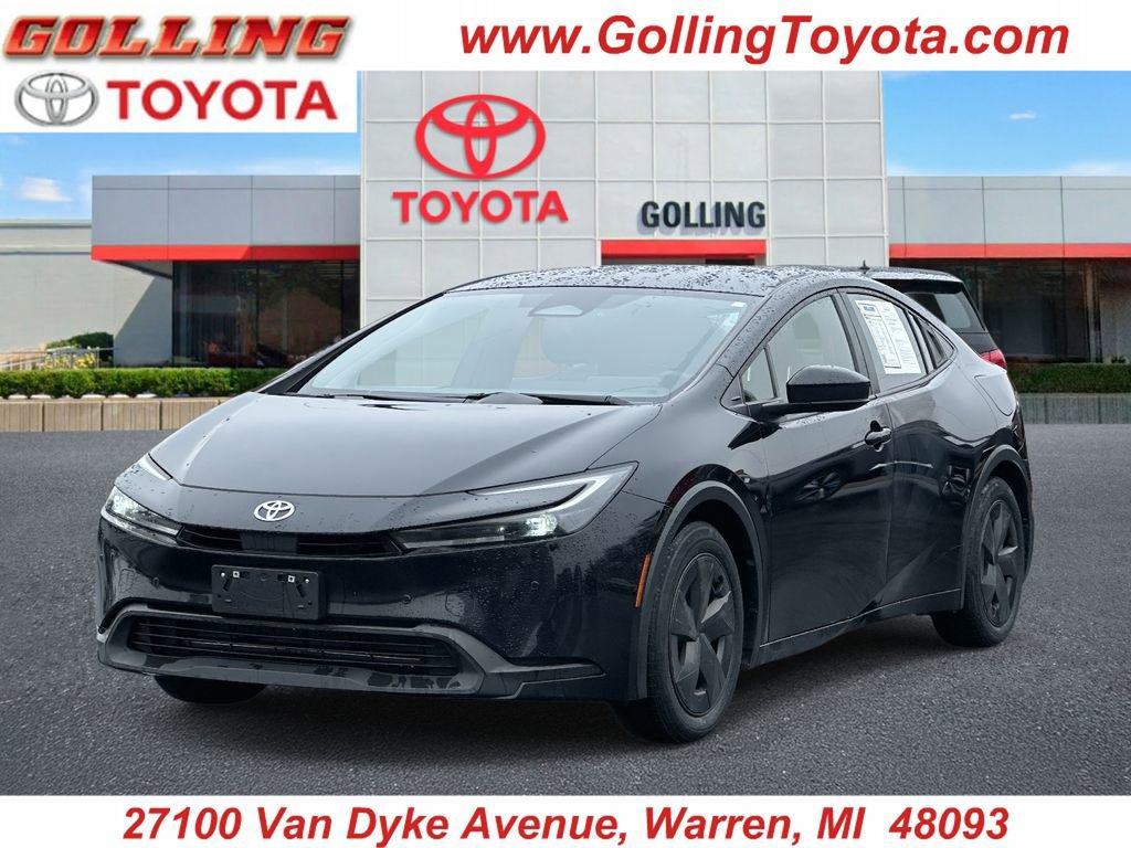 Used 2023 Toyota Prius LE image 1