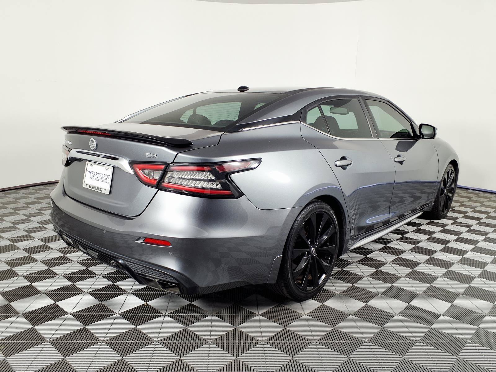 Used 2020 Nissan Maxima SR w/ Sport Mat Group FWD image 4