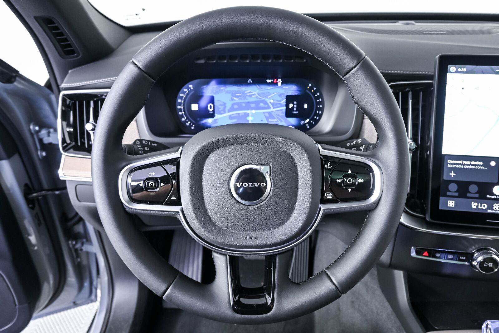 New 2026 Volvo XC90 B6 Plus w/ Protection Package Premier AWD/4WD image 9