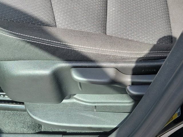 Used 2024 GMC Terrain SLE FWD image 17