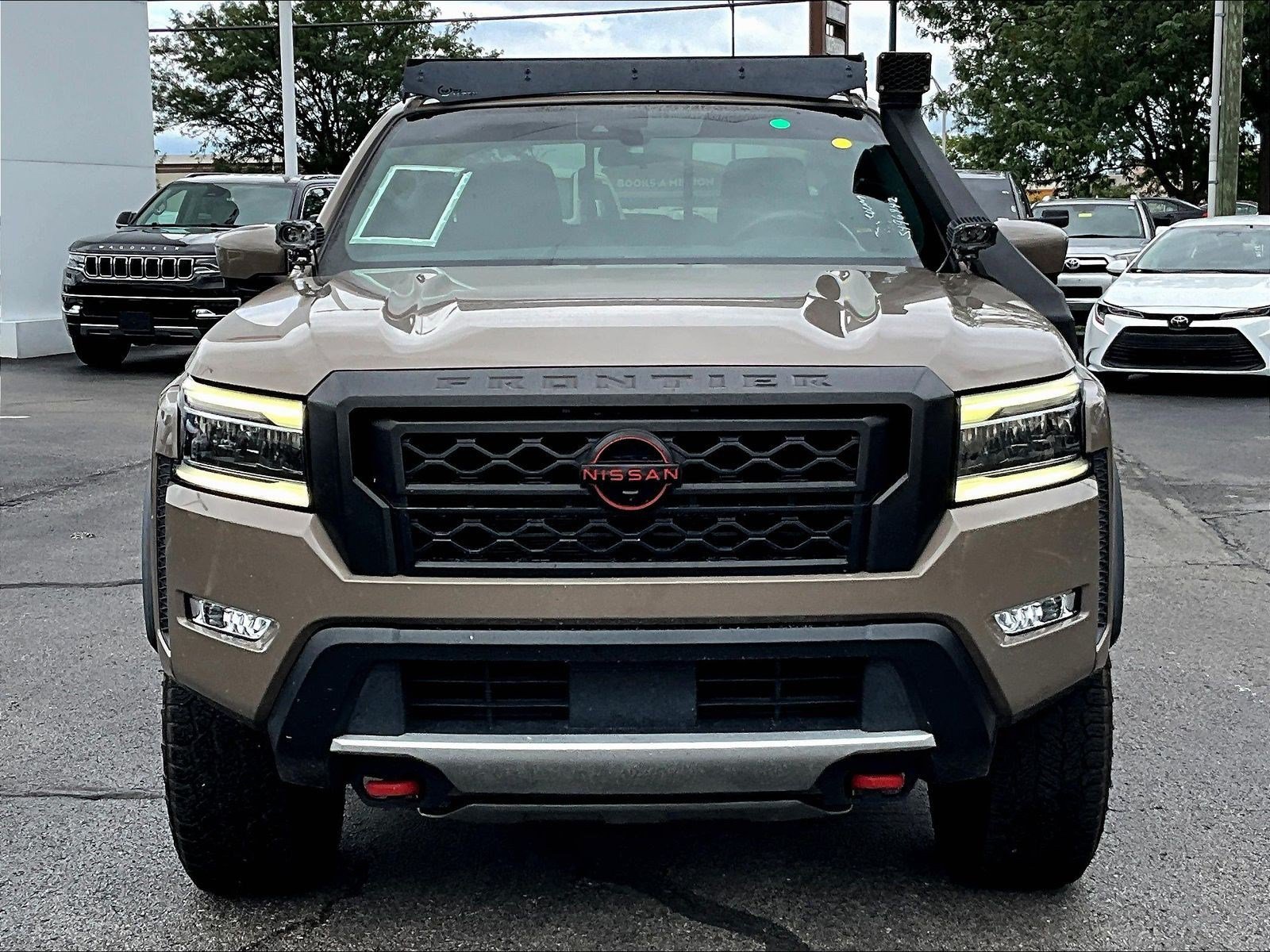Used 2023 Nissan Frontier PRO-4X w/ Pro Convenience Package AWD/4WD image 2