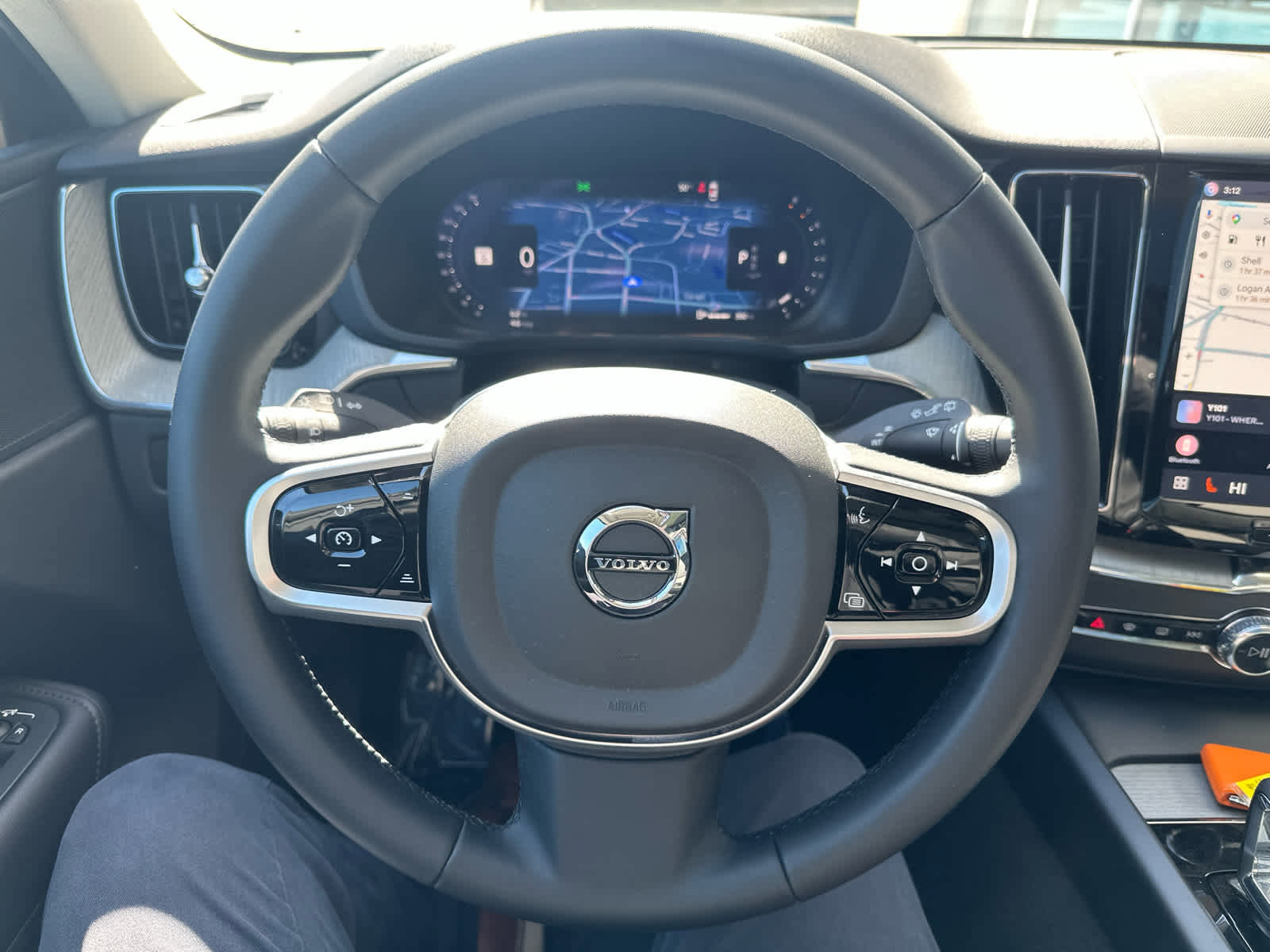 Used 2025 Volvo XC60 B5 Plus image 12