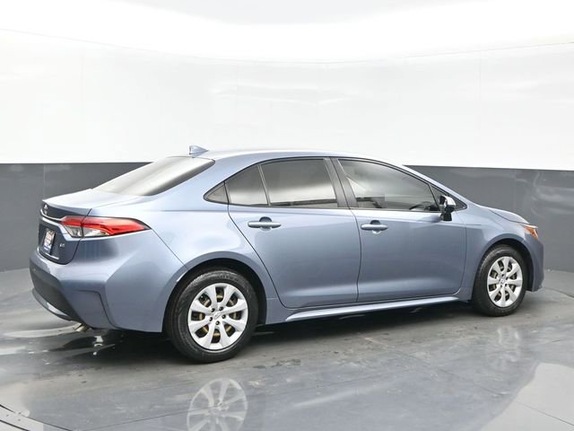 Used 2022 Toyota Corolla LE image 6