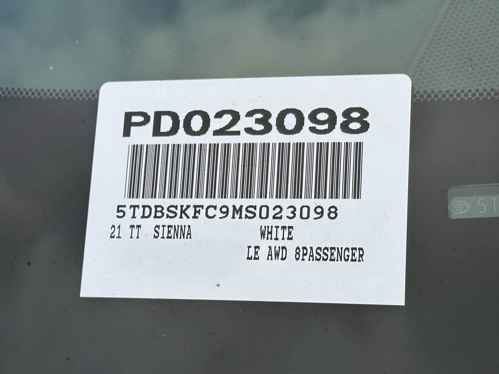 Used 2021 Toyota Sienna LE w/ LE Plus Package image 57