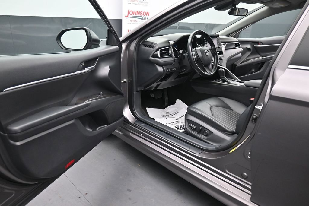 Used 2023 Toyota Camry SE FWD image 16