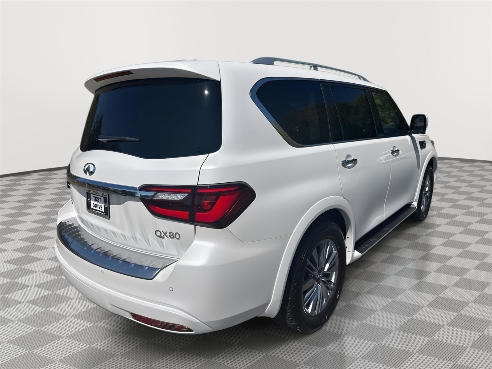 Certified 2024 INFINITI QX80 Luxe w/ Cargo Package AWD/4WD image 6