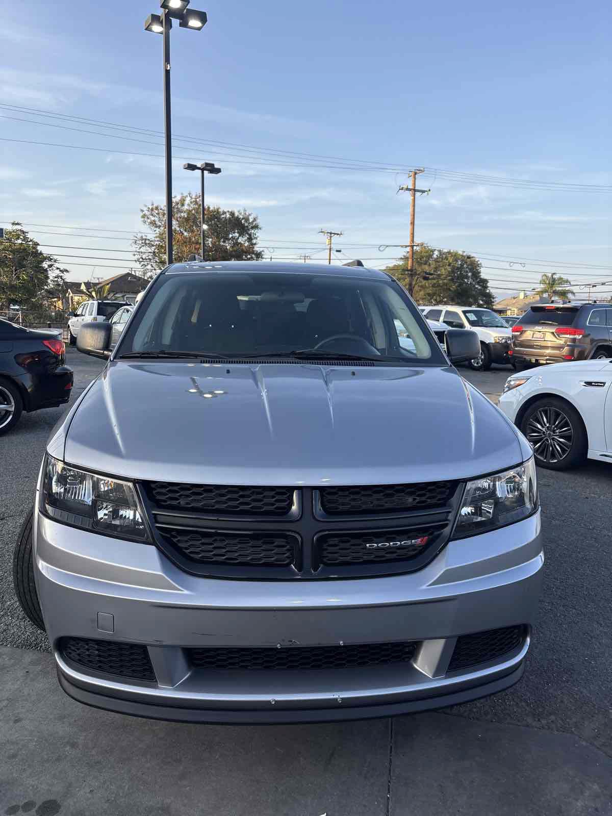Used 2018 Dodge Journey SE w/ Blacktop Package FWD image 3