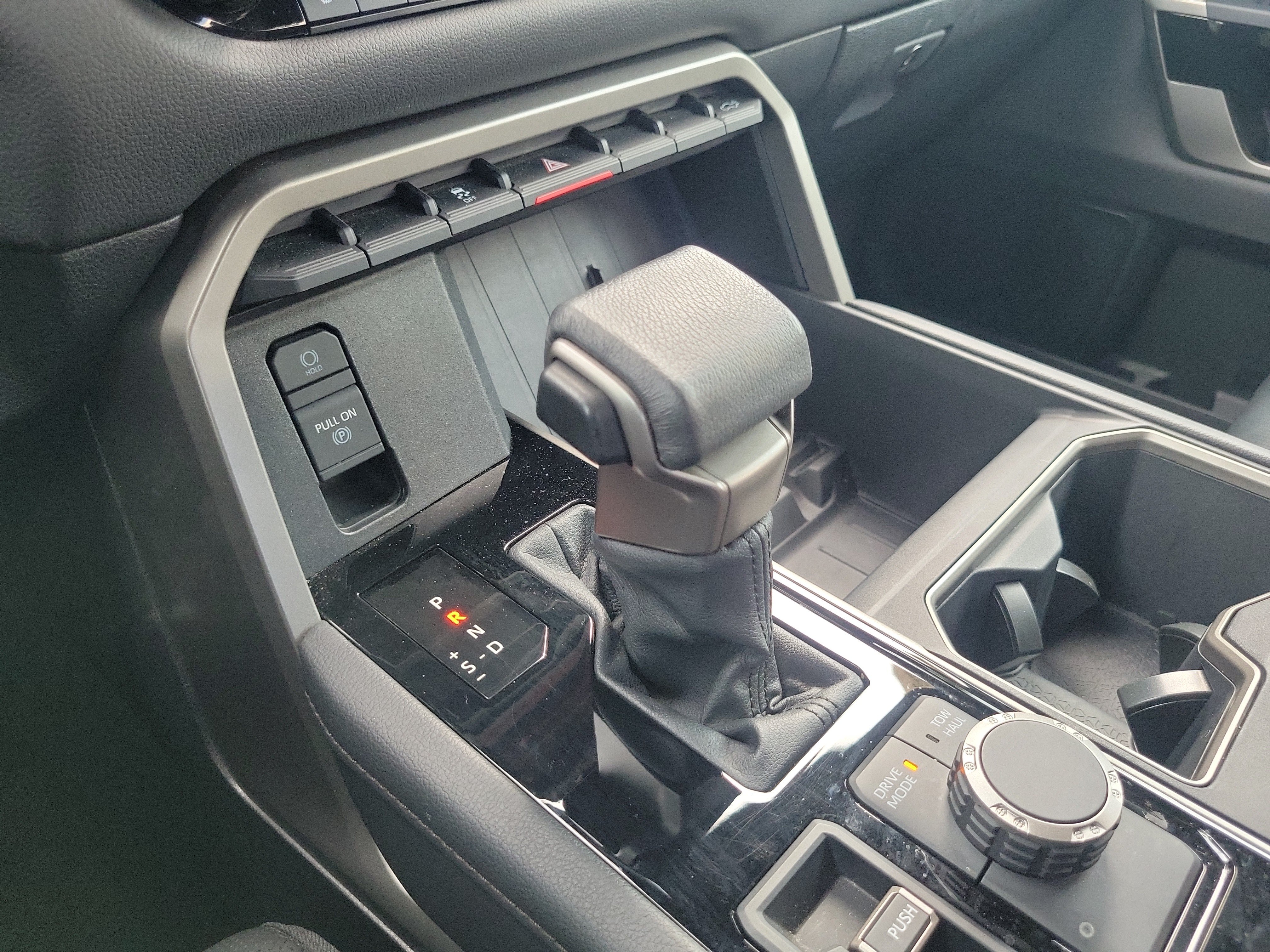 Used 2025 Toyota Tundra Limited AWD/4WD image 28
