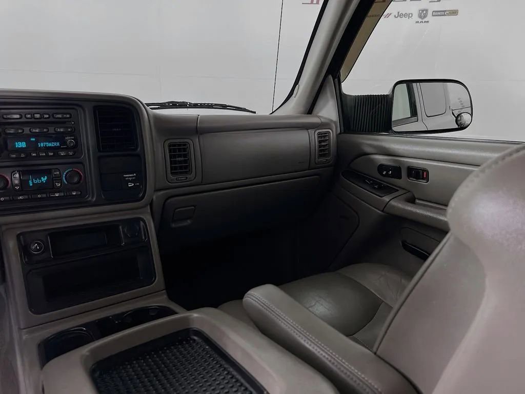 Used 2004 GMC Sierra 2500 SLT w/ Heavy-Duty Power Package AWD/4WD image 22