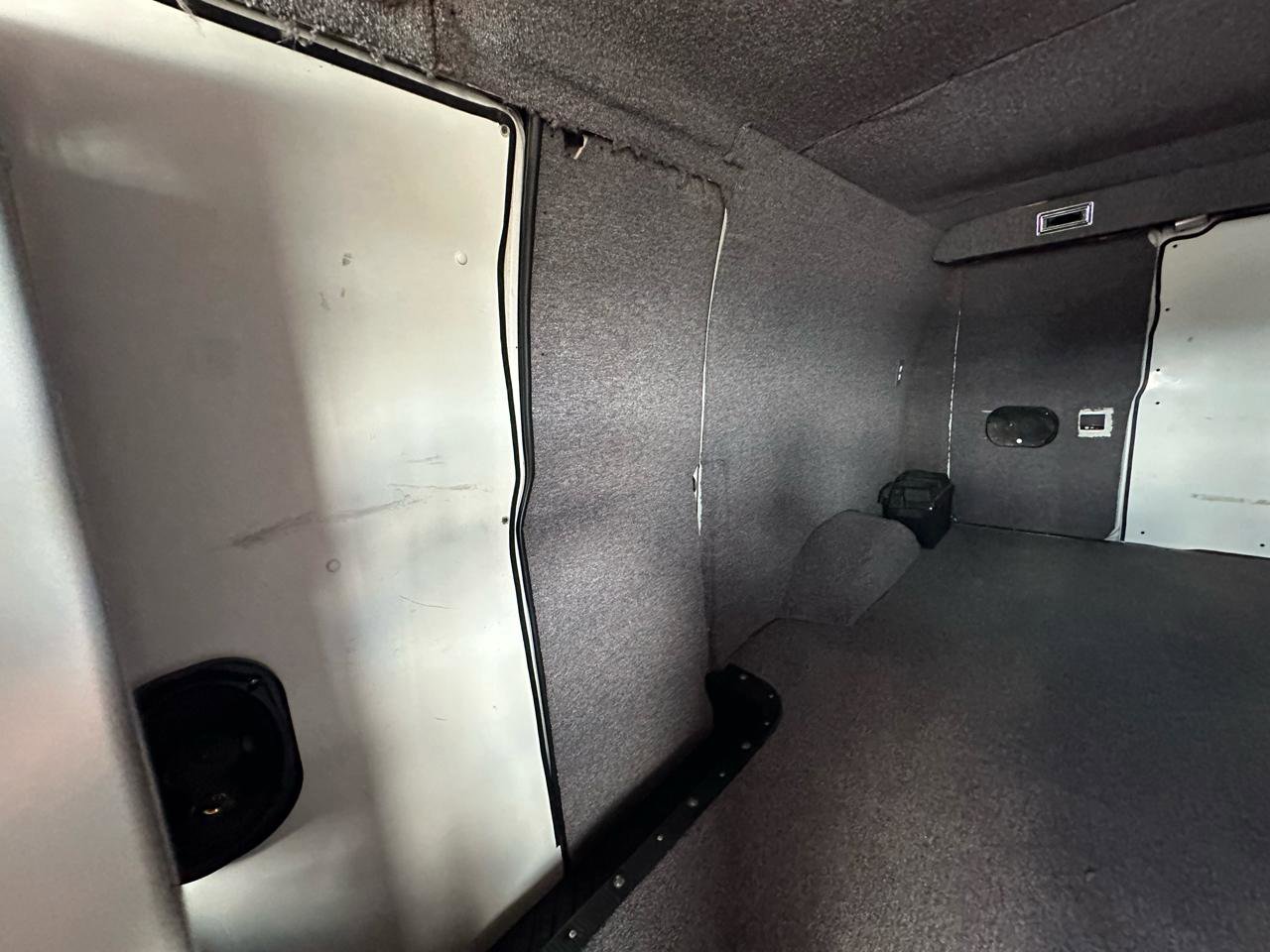 Used 2000 Ford E-350 and Econoline 350 Super Duty RWD image 22