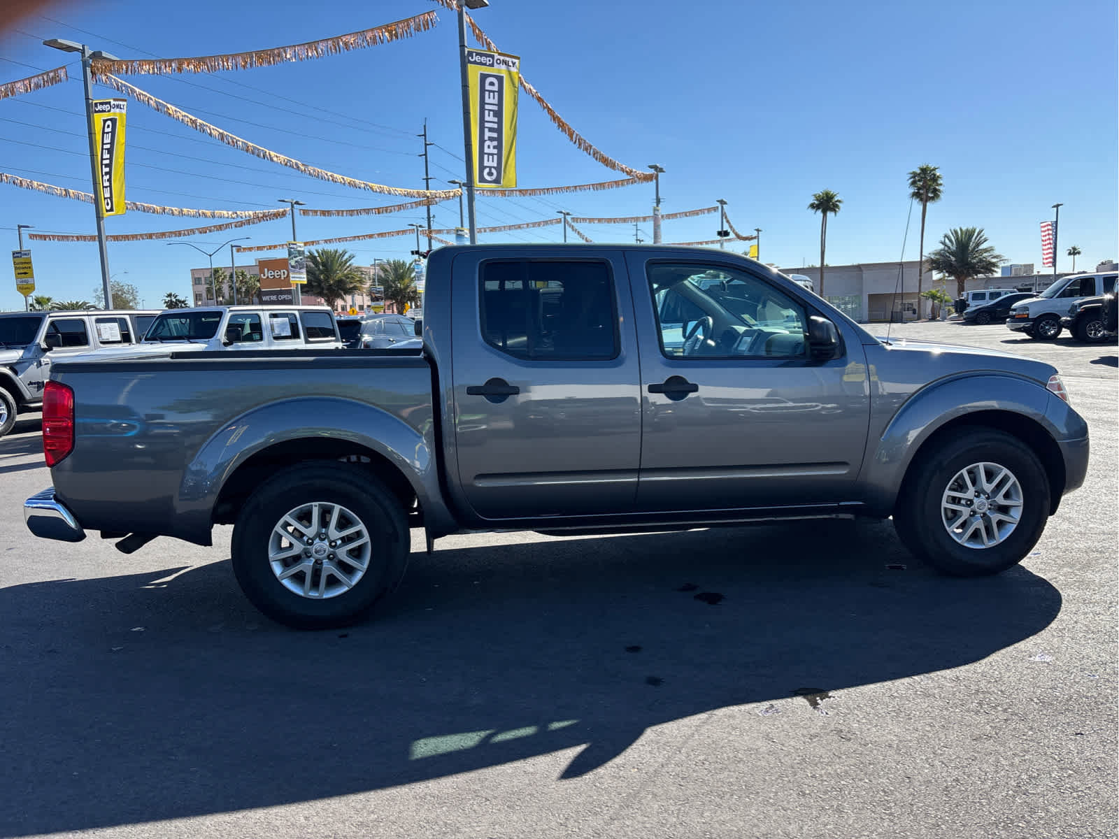 Used 2019 Nissan Frontier SV image 5
