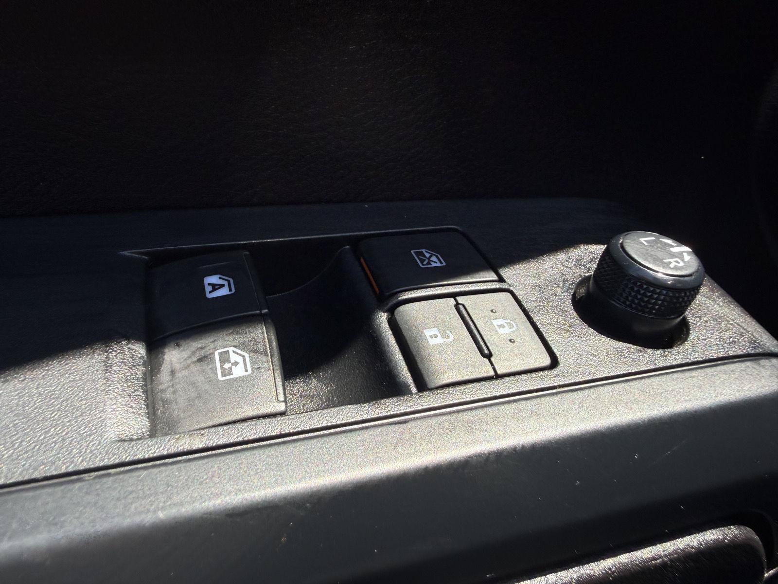 Used 2020 Toyota Tacoma SR w/ SX Package AWD/4WD image 14