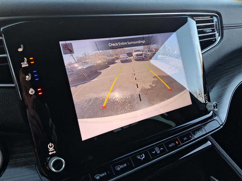 Used 2024 Jeep Wagoneer L Series III w/ Flexible Seating Group image 27