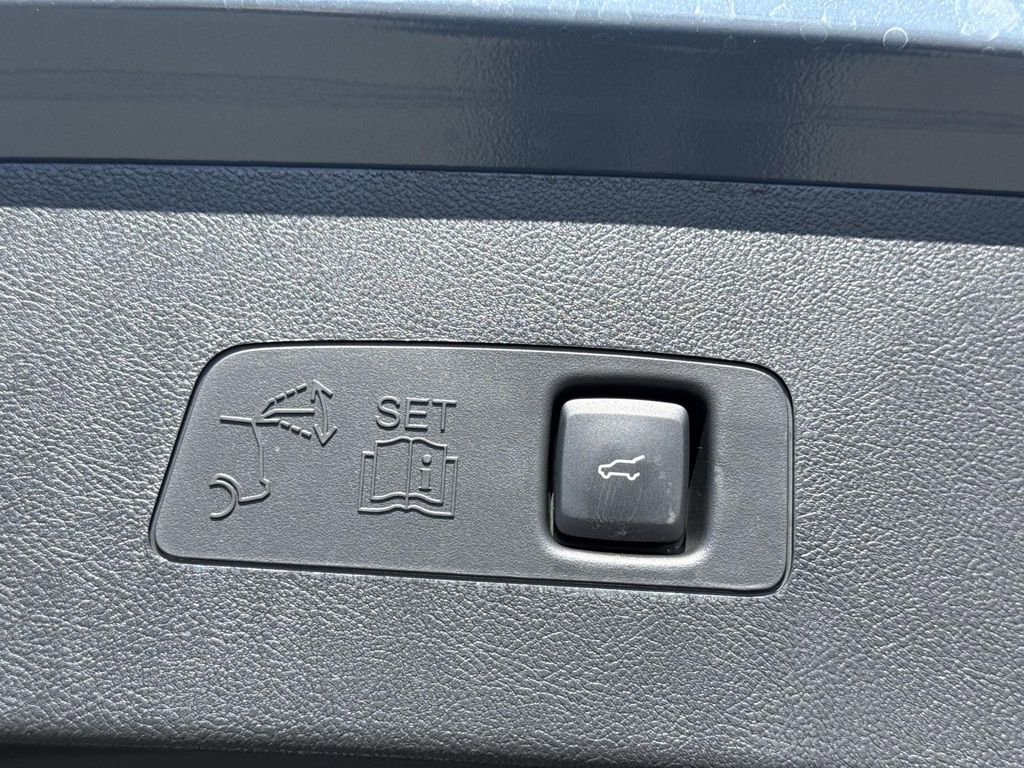 New 2026 Lincoln Corsair Premiere image 12