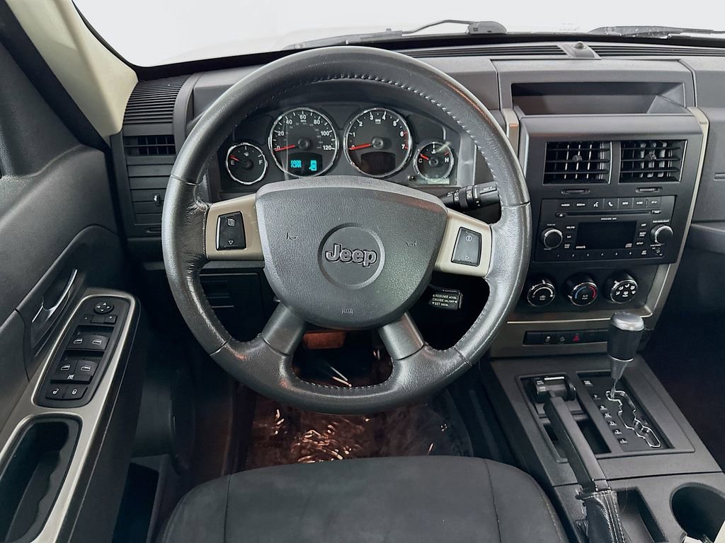 Used 2010 Jeep Liberty Renegade AWD/4WD image 23