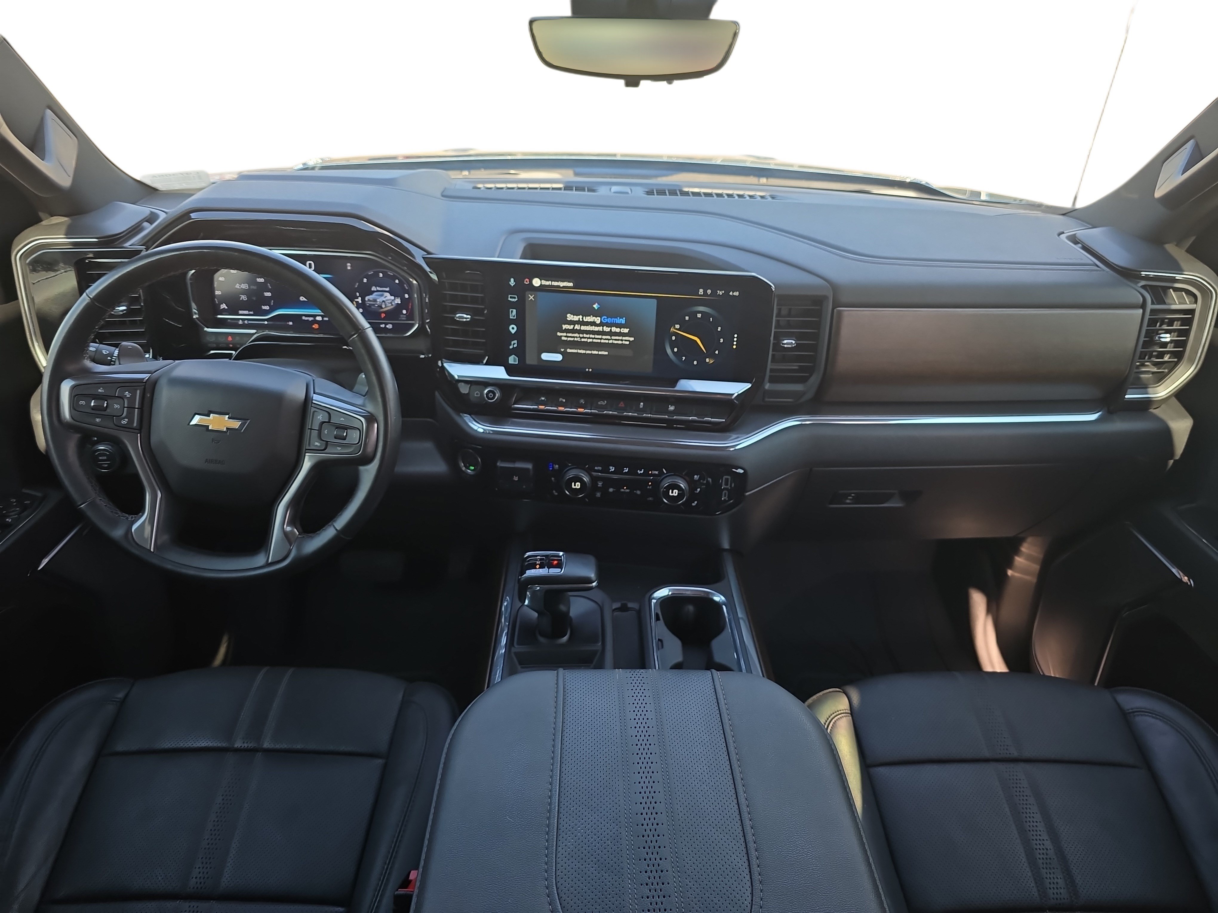 Used 2024 Chevrolet Silverado 1500 High Country w/ High Country Premium Package AWD/4WD image 9