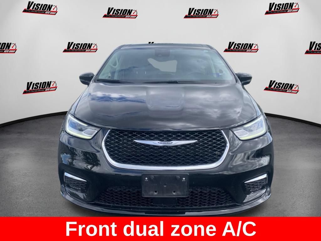 Used 2024 Chrysler Pacifica Touring-L FWD image 8