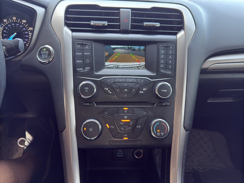 Used 2018 Ford Fusion SE image 18