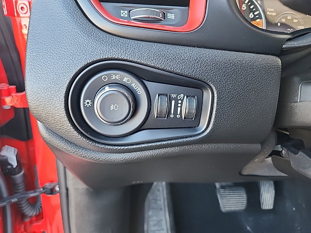 Used 2022 Jeep Renegade Trailhawk AWD/4WD image 24
