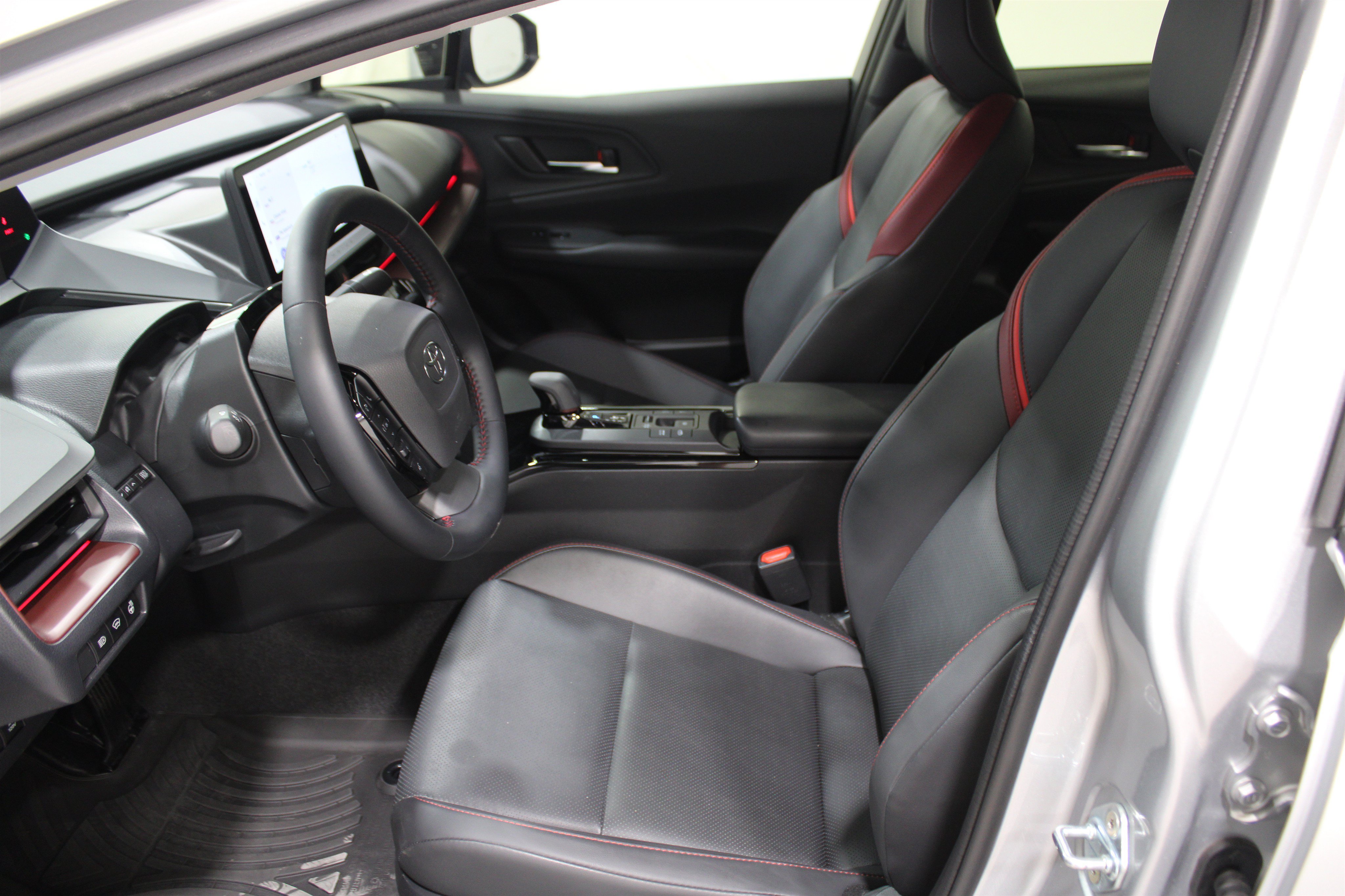Used 2026 Toyota Prius Plug-In Hybrid w/ Limited Premium Package FWD image 12
