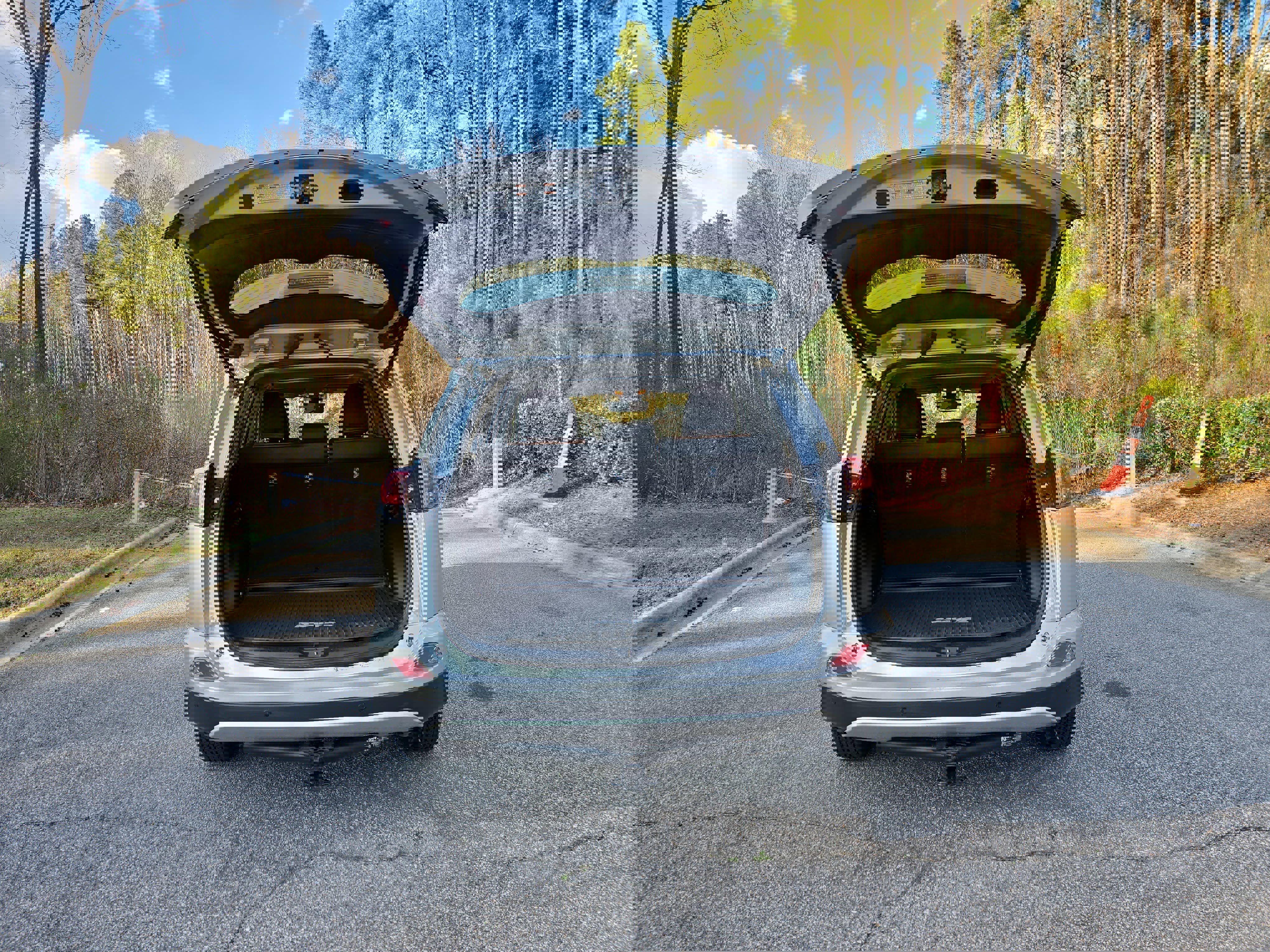 Used 2016 Toyota RAV4 Limited w/ Advanced Technology Package image 12