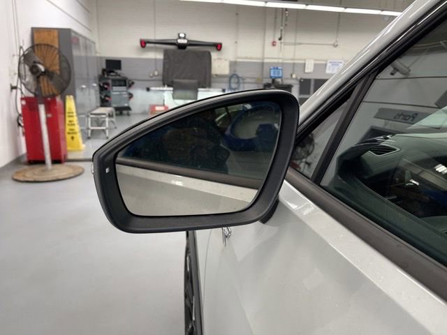 New 2025 Volkswagen Tiguan SE R-Line image 8