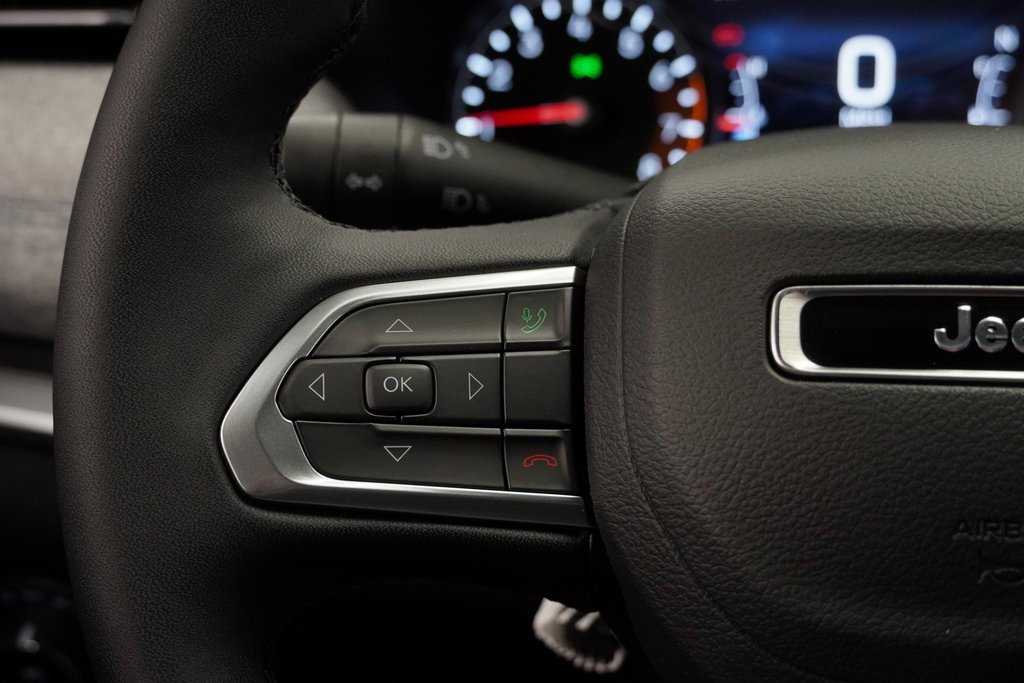 Certified 2025 Jeep Compass Latitude w/ Convenience Group image 30