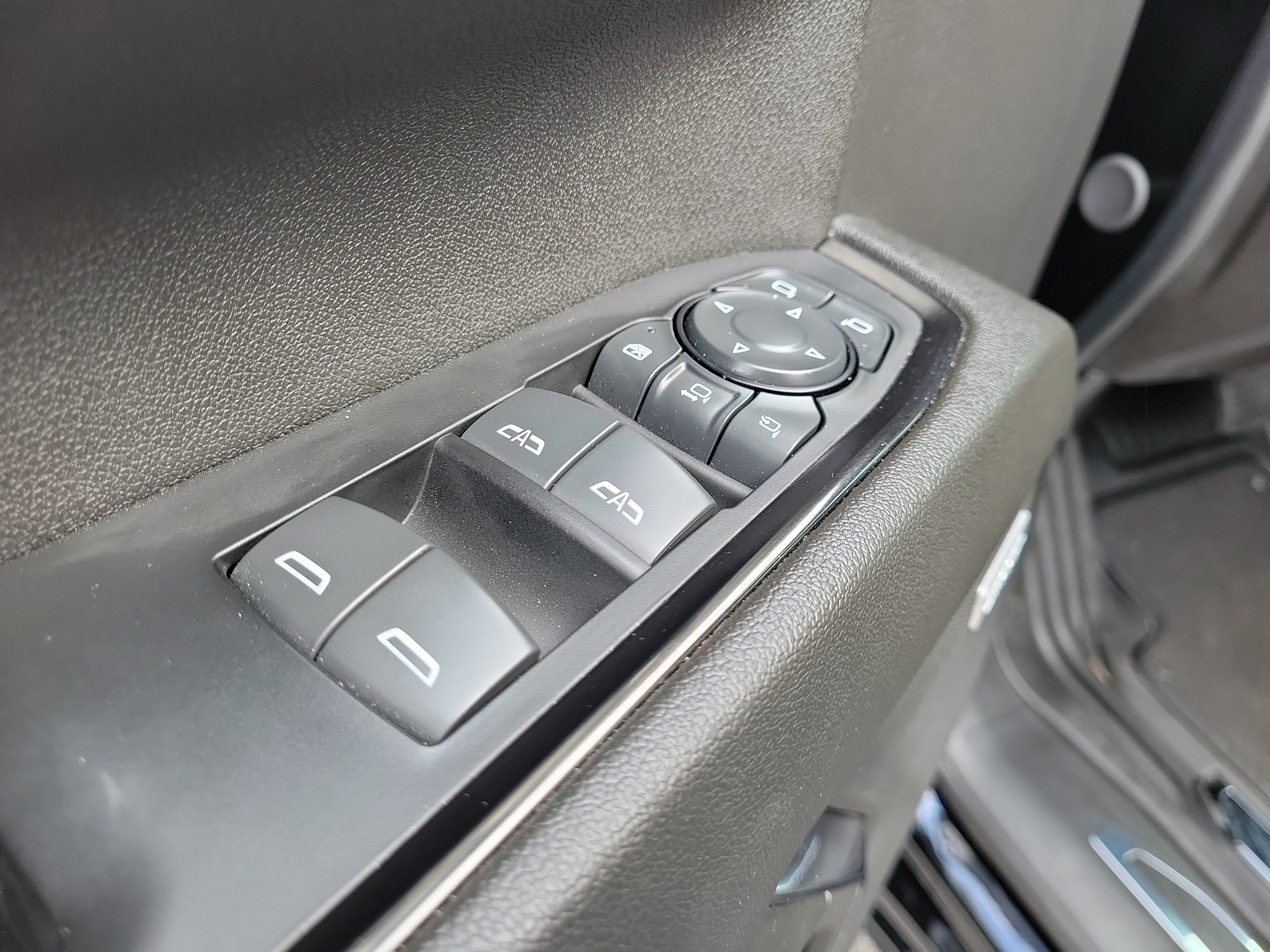 Used 2024 GMC Sierra 2500 AT4 w/ AT4 Premium Plus Package image 11