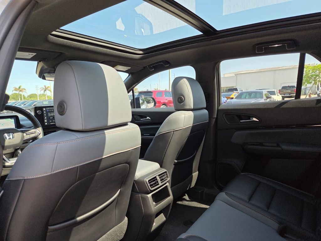 Used 2025 Honda Prologue Touring image 19