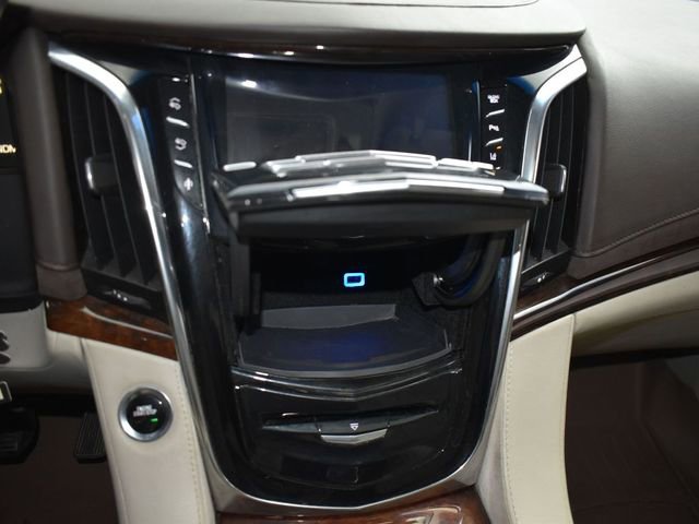 Used 2015 Cadillac Escalade ESV Luxury image 31